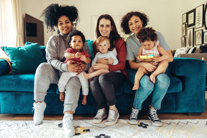 Nesting, Mommunes, and Beyond: Modern Co-Parenting Trends and How Mediation Supports Them